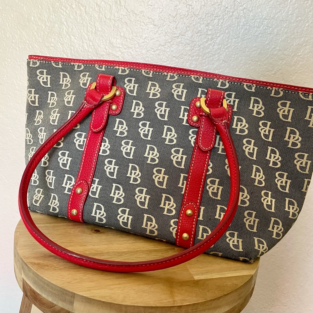 Authentic Dooney & Burke Tote Bag w Gold Accents / Genuine Vintage Early 2000s